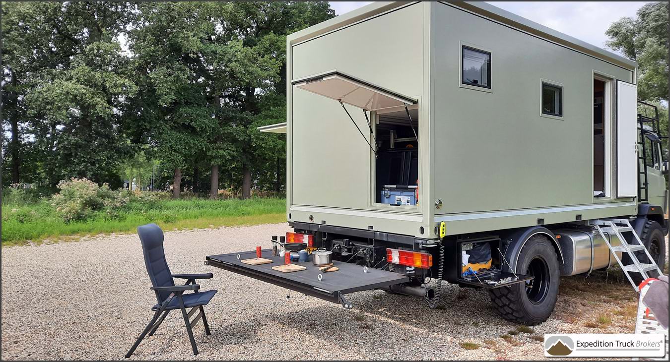 Hydraulic motorcycle platform for Overland Truck
