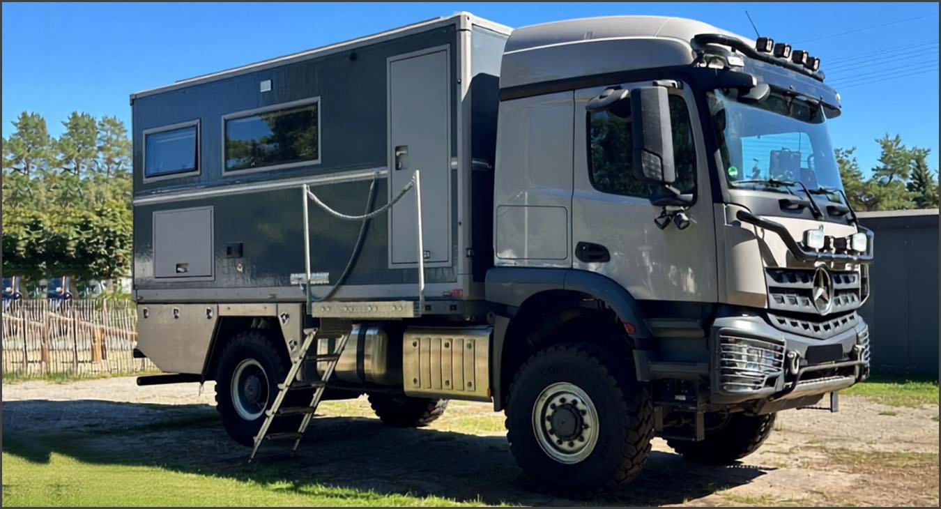 Mercedes-Benz Arocs 1835 4x4 Fernreisemobil mit Holzkoffer und 5 eingetragenen Sitzplätzen