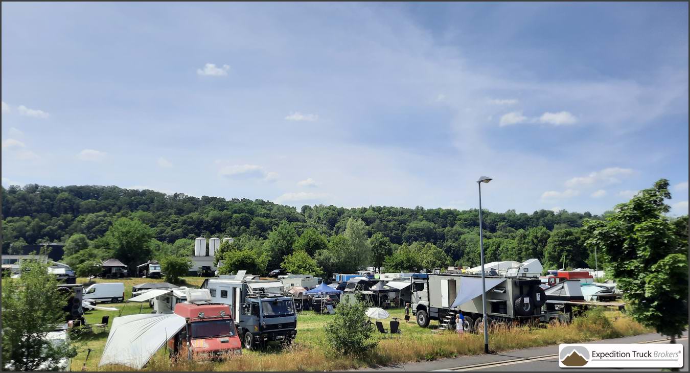 Der Ausstellungscampingplatz bei Abenteuer Allrad, Kauf eines gebrauchten Expeditions- oder Fernreisemobil