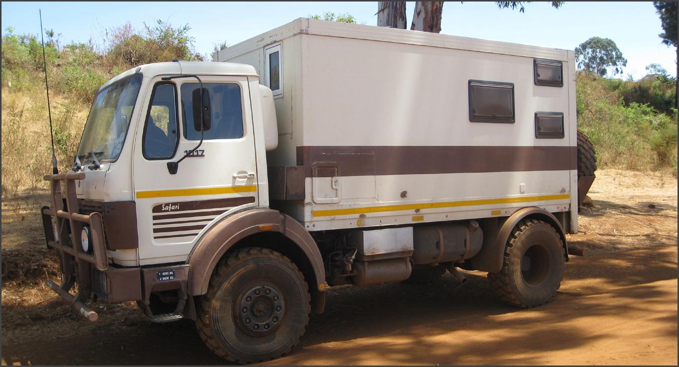 Mercedes Benz 1017A 4x4 camper truck