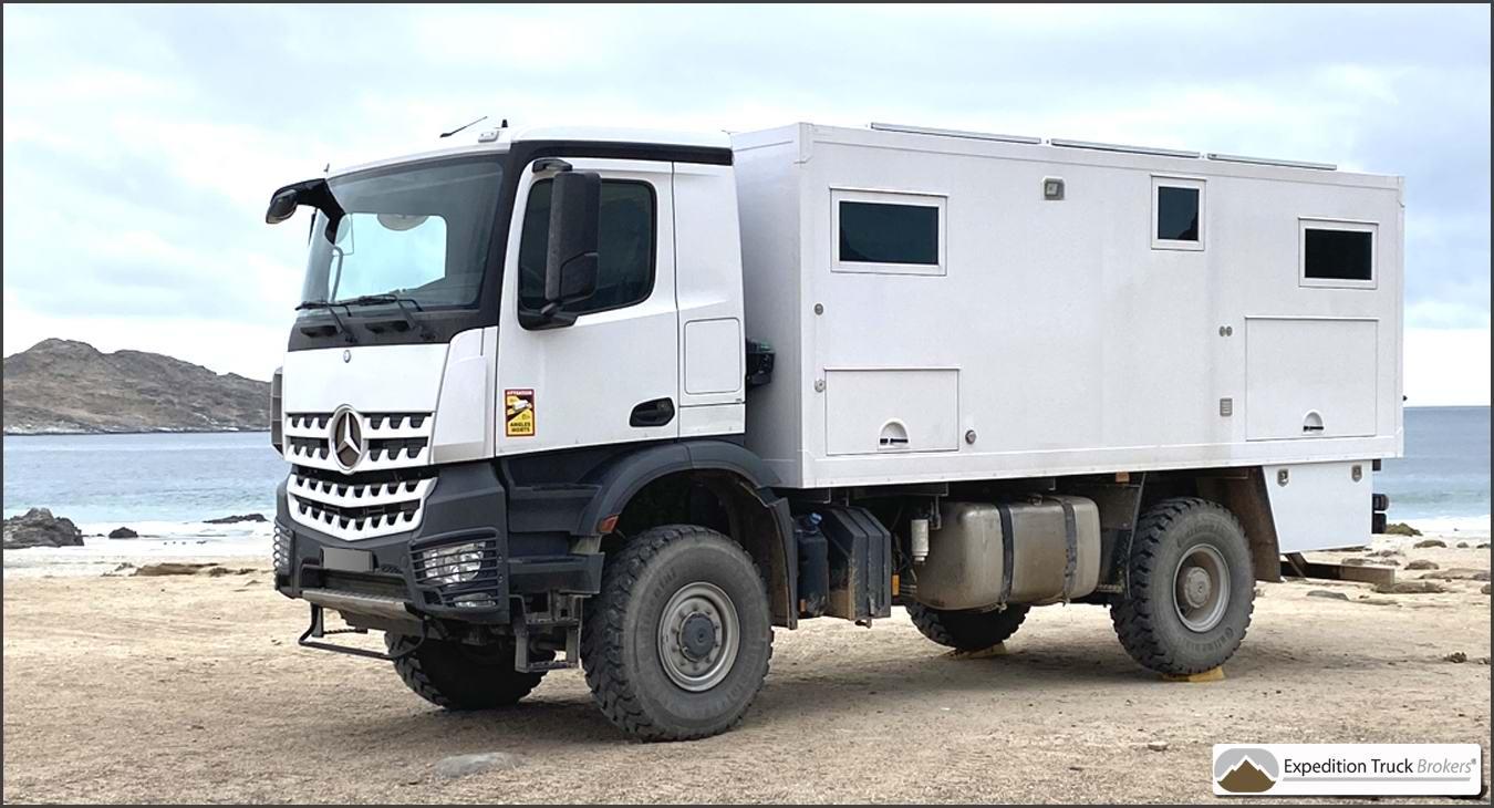 Mercedes Arocs 2033 4x4 Camion Camping Car avec lits longitudinaux !