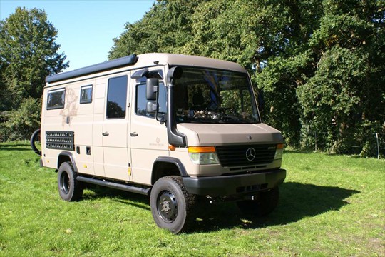 mercedes 4x4 camper truck